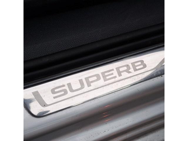 Personenauto, skoda, superb - afbeelding 42 van  47
