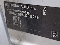 Personenauto, skoda, superb - afbeelding 43 van  47