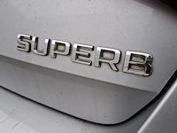 Personenauto, skoda, superb - afbeelding 45 van  47
