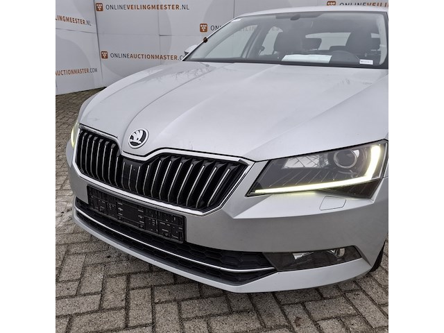 Personenauto, skoda, superb - afbeelding 47 van  47