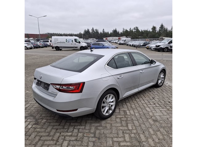 Personenauto, skoda, superb - afbeelding 5 van  47