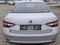Personenauto, skoda, superb - afbeelding 6 van  47