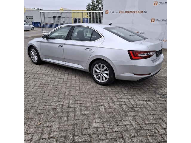 Personenauto, skoda, superb - afbeelding 7 van  47