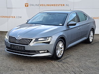 Personenauto, skoda, superb - afbeelding 1 van  46