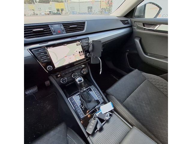 Personenauto, skoda, superb - afbeelding 20 van  46