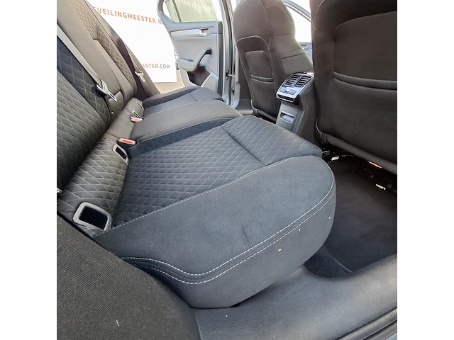 Personenauto, skoda, superb - afbeelding 26 van  46