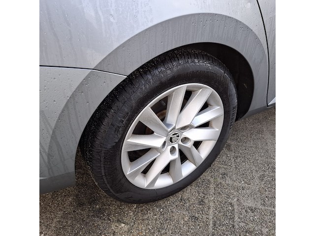 Personenauto, skoda, superb - afbeelding 34 van  46