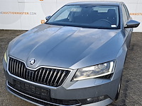 Personenauto, skoda, superb - afbeelding 37 van  46