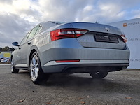 Personenauto, skoda, superb - afbeelding 38 van  46