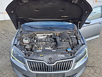 Personenauto, skoda, superb - afbeelding 40 van  46