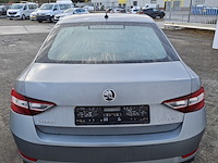 Personenauto, skoda, superb - afbeelding 6 van  46
