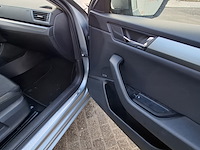 Personenauto, skoda, superb - afbeelding 20 van  46