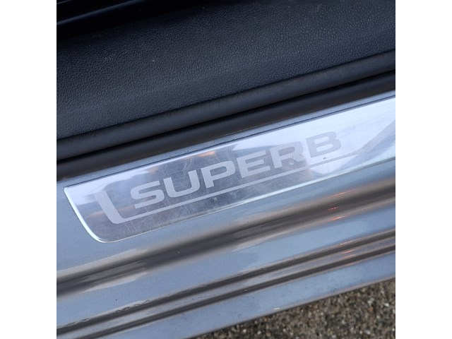 Personenauto, skoda, superb - afbeelding 24 van  46