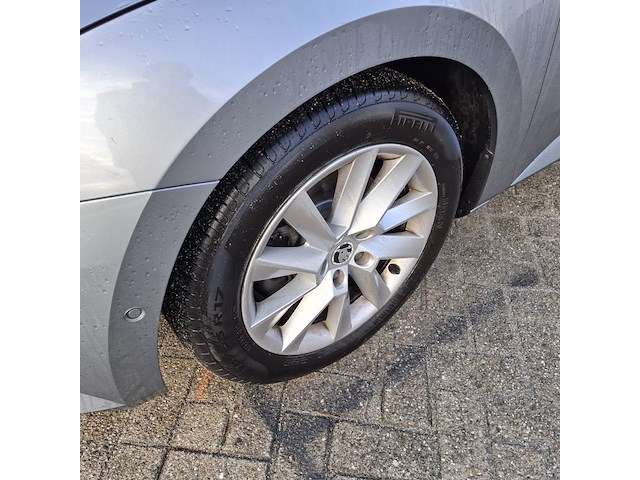 Personenauto, skoda, superb - afbeelding 26 van  46