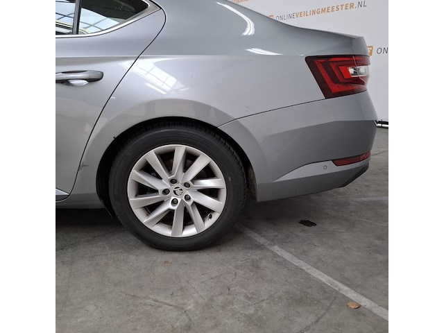 Personenauto, skoda, superb - afbeelding 3 van  58