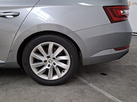 Personenauto, skoda, superb - afbeelding 3 van  58