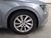 Personenauto, skoda, superb - afbeelding 7 van  58