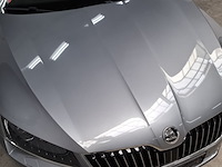 Personenauto, skoda, superb - afbeelding 10 van  58