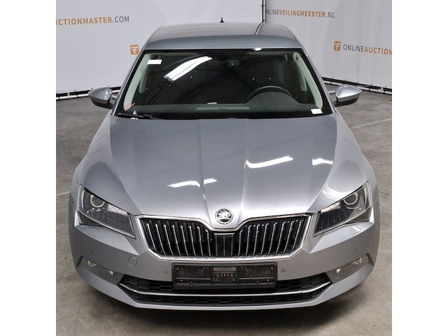 Personenauto, skoda, superb - afbeelding 12 van  58