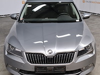 Personenauto, skoda, superb - afbeelding 12 van  58