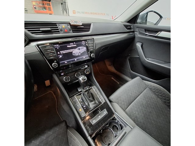 Personenauto, skoda, superb - afbeelding 24 van  58