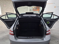 Personenauto, skoda, superb - afbeelding 27 van  58