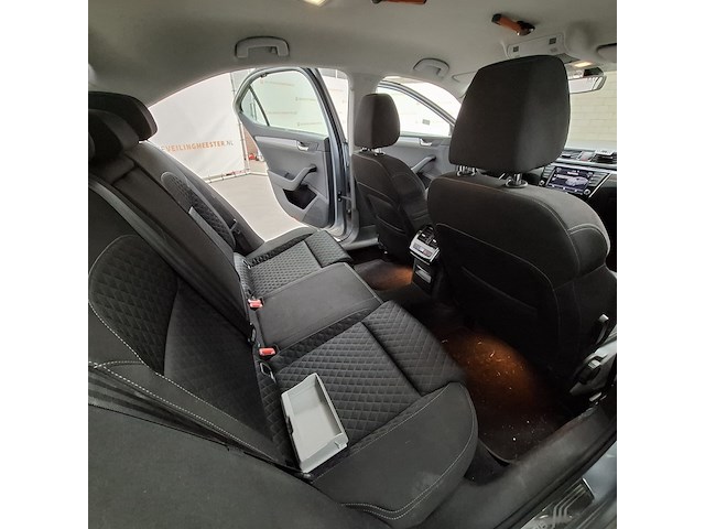 Personenauto, skoda, superb - afbeelding 29 van  58