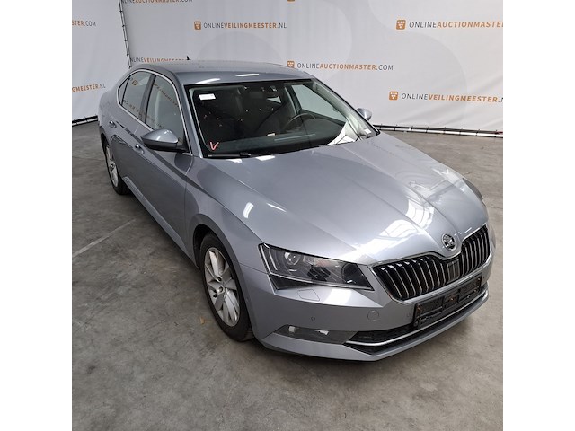 Personenauto, skoda, superb - afbeelding 23 van  58