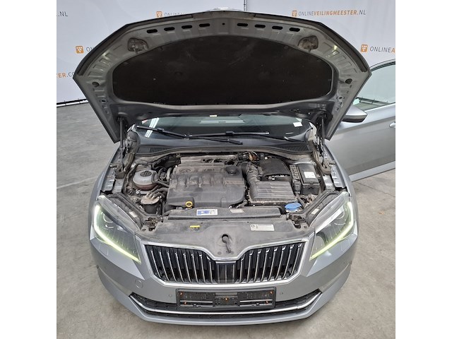 Personenauto, skoda, superb - afbeelding 39 van  58