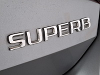 Personenauto, skoda, superb - afbeelding 48 van  58