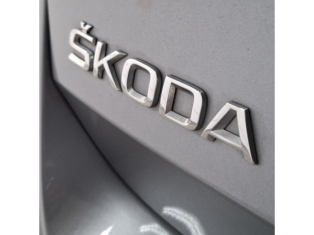 Personenauto, skoda, superb - afbeelding 49 van  58