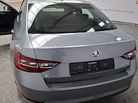 Personenauto, skoda, superb - afbeelding 50 van  58