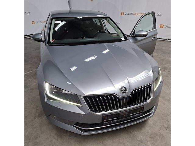 Personenauto, skoda, superb - afbeelding 51 van  58