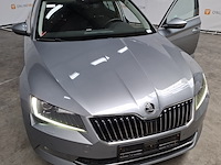 Personenauto, skoda, superb - afbeelding 51 van  58