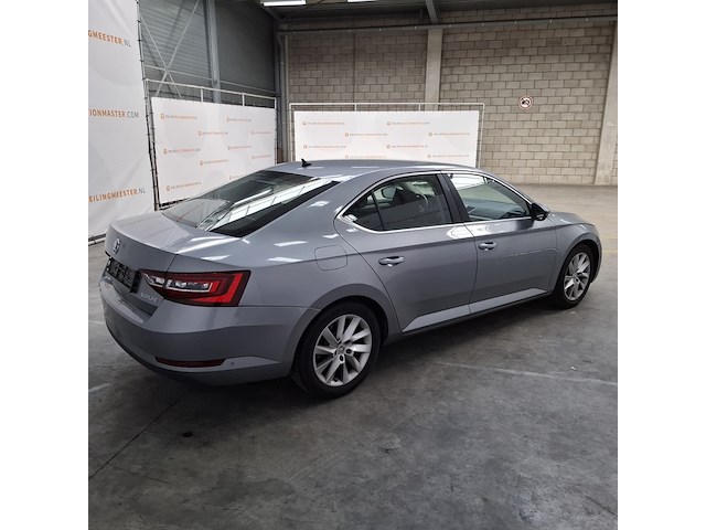 Personenauto, skoda, superb - afbeelding 45 van  58