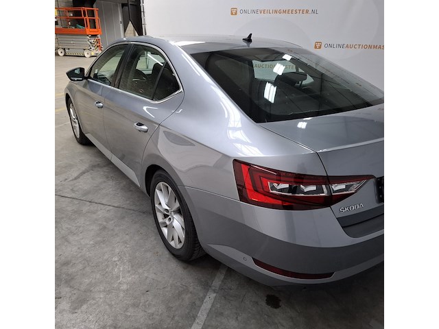 Personenauto, skoda, superb - afbeelding 56 van  58