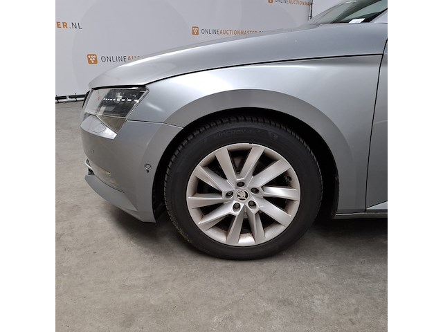 Personenauto, skoda, superb - afbeelding 58 van  58