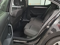 Personenauto, skoda, superb - afbeelding 6 van  30