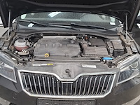 Personenauto, skoda, superb - afbeelding 13 van  30