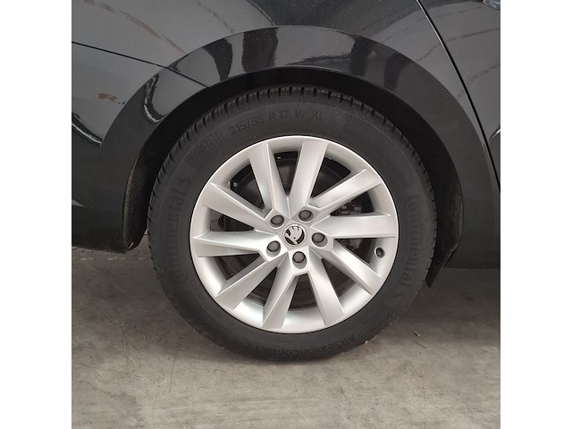 Personenauto, skoda, superb - afbeelding 24 van  30