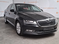 Personenauto, skoda, superb - afbeelding 23 van  30