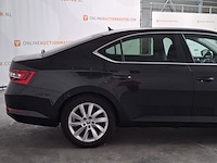Personenauto, skoda, superb - afbeelding 26 van  30