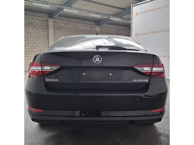 Personenauto, skoda, superb - afbeelding 27 van  30