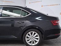 Personenauto, skoda, superb - afbeelding 28 van  30