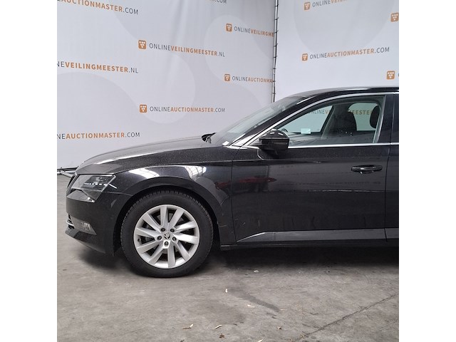 Personenauto, skoda, superb - afbeelding 29 van  30