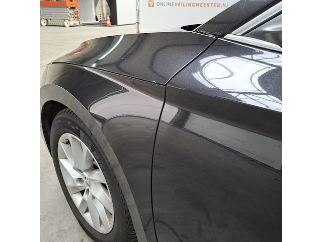 Personenauto, skoda, supurb - afbeelding 4 van  57