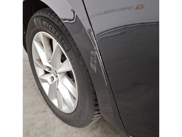 Personenauto, skoda, supurb - afbeelding 9 van  57