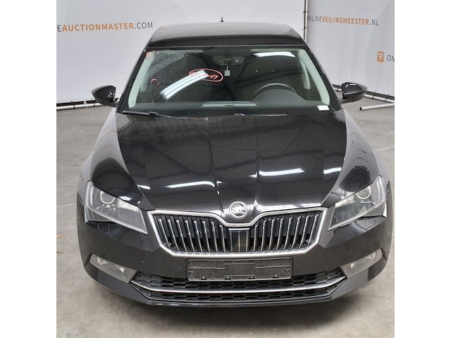 Personenauto, skoda, supurb - afbeelding 12 van  57