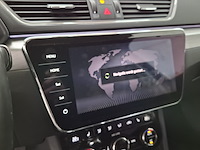 Personenauto, skoda, supurb - afbeelding 25 van  57