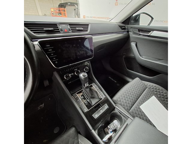 Personenauto, skoda, supurb - afbeelding 27 van  57